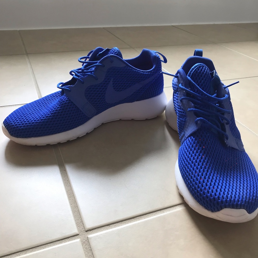 Royal blue Nike Roshes